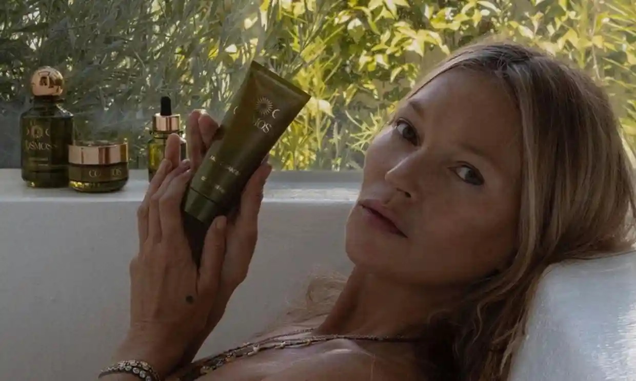 Kate Moss lance ses cosmétiques Cosmoss